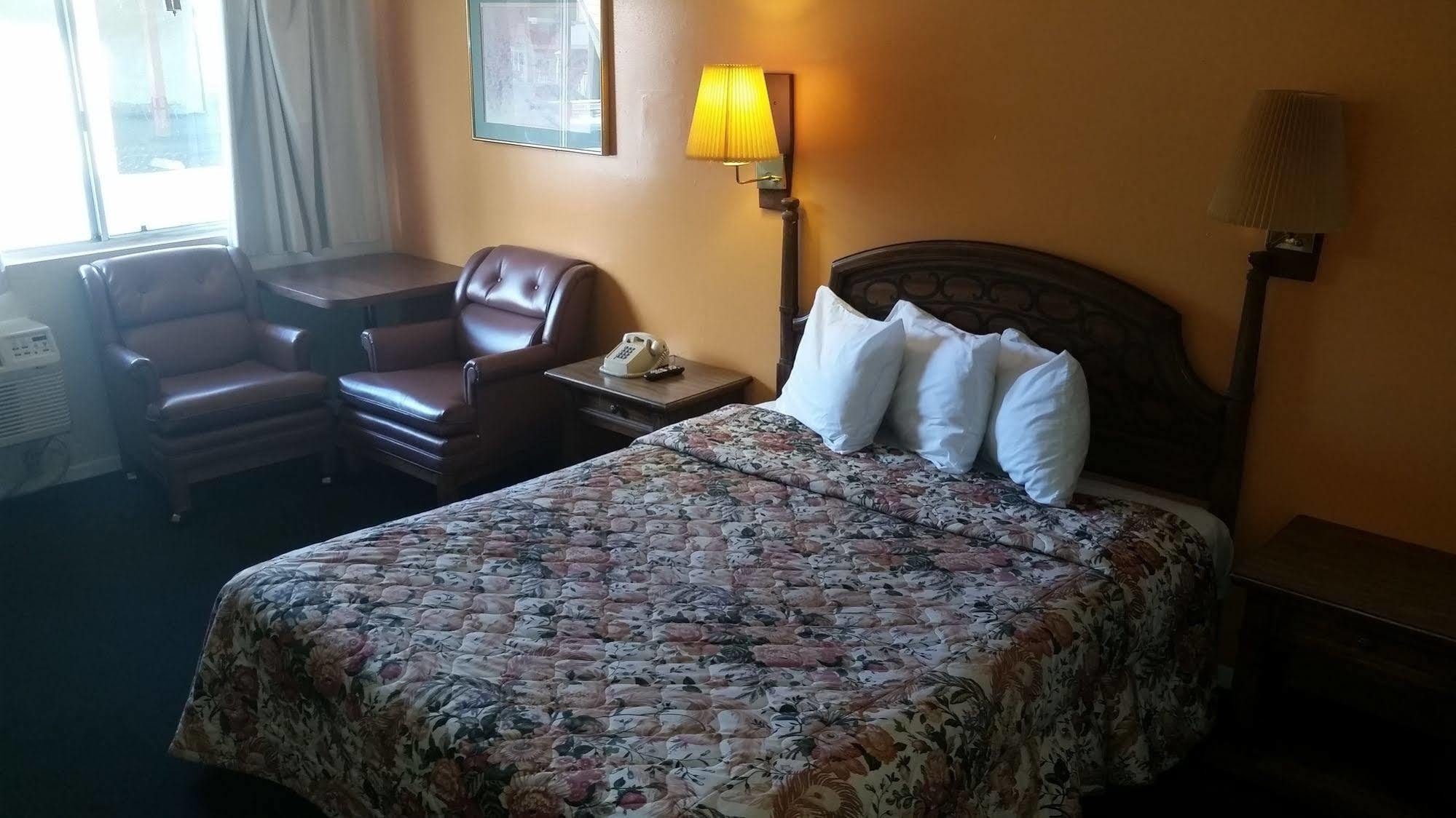 Shasta Lodge Рединг Екстериор снимка