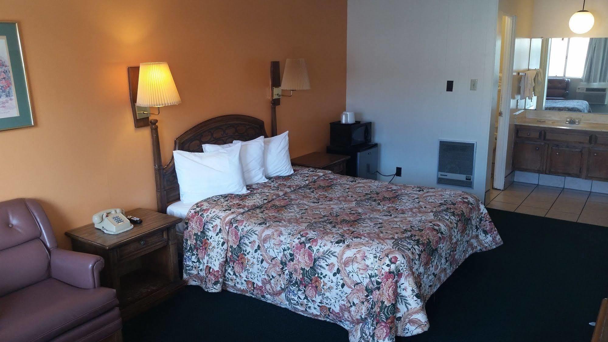 Shasta Lodge Рединг Екстериор снимка