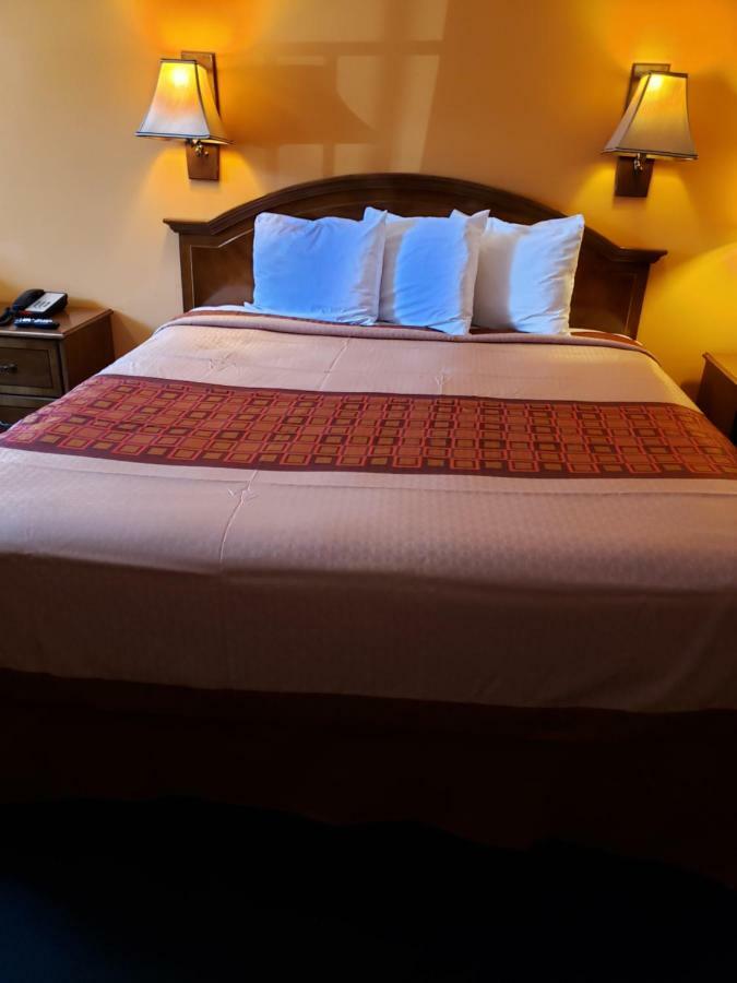 Shasta Lodge Рединг Екстериор снимка